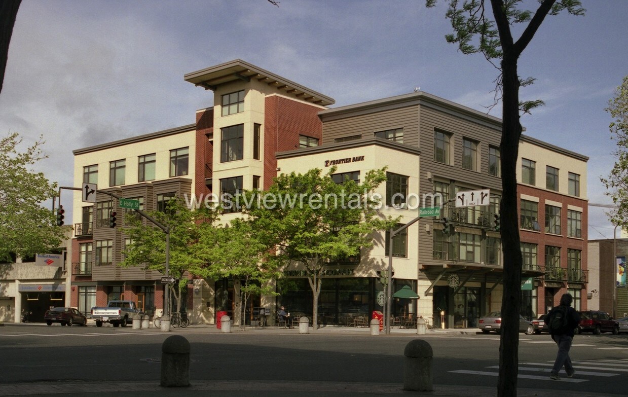 1225 Railroad Ave Unit 202, Bellingham, WA 98225 Room for Rent in