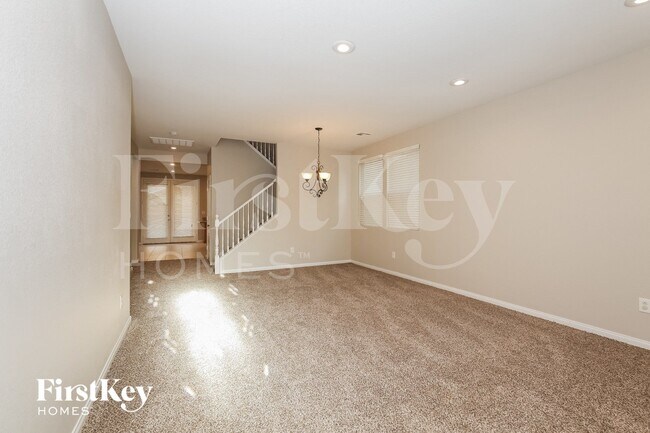 Foto del edificio - 6662 Little Owl Pl