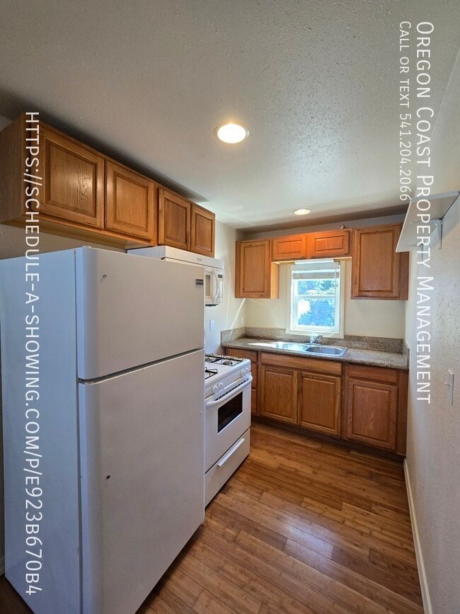 Building Photo - 3415 US-101