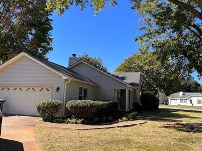 Building Photo - 115 Violet Dr