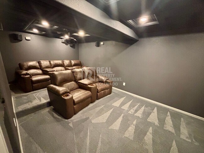 Building Photo - 15605 Coquina Dr