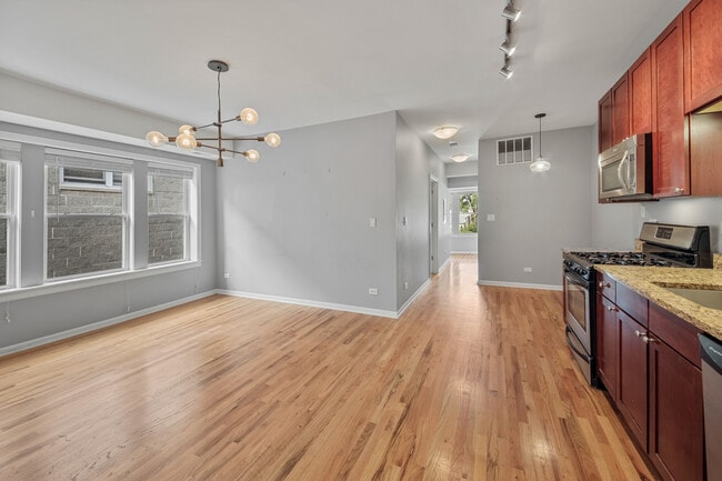 Foto del edificio - 1740 W Foster Ave