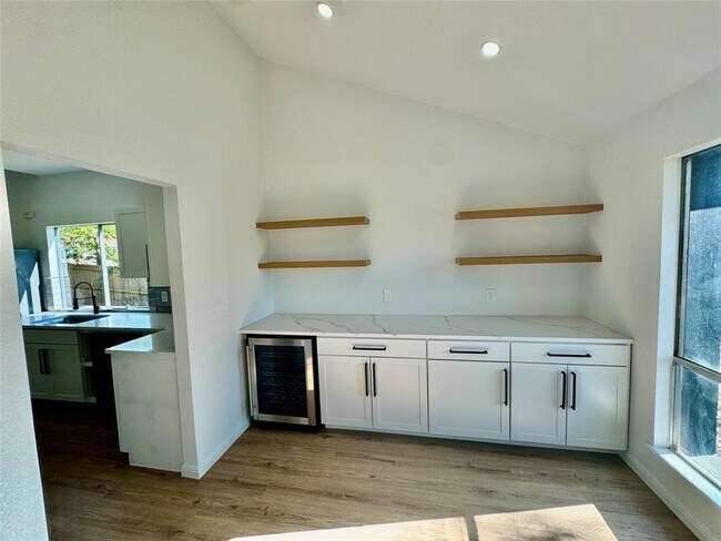 Foto del edificio - 9506 Stonebridge Dr