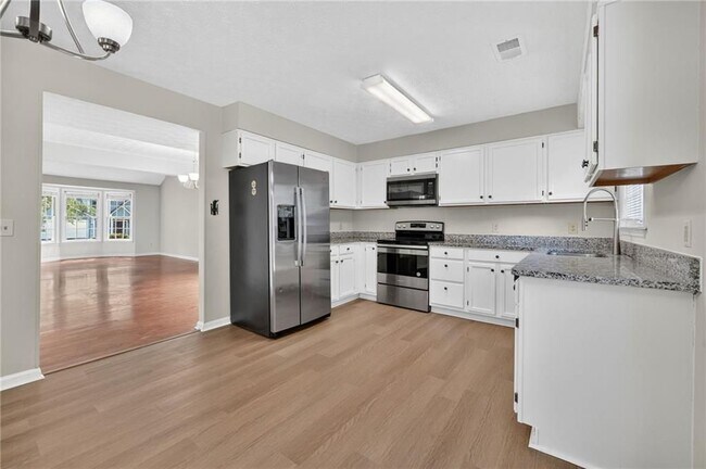 Building Photo - 12110 Greenmont Walk