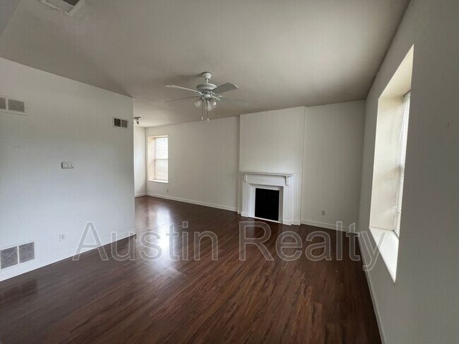 Foto del edificio - 4398 McPherson Ave