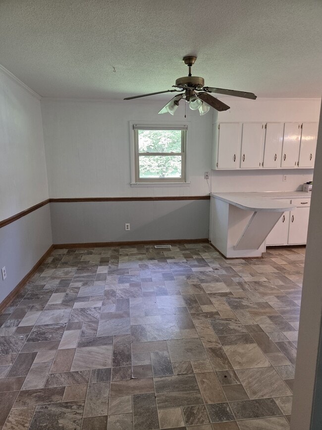 Building Photo - 311 Island Dr