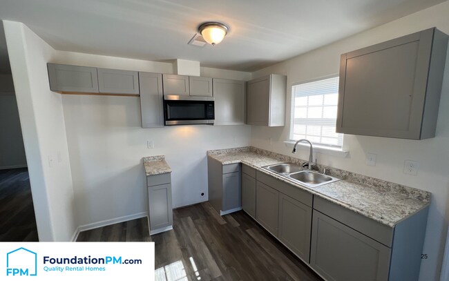 Foto del edificio - 3004 Meadowfair Rd