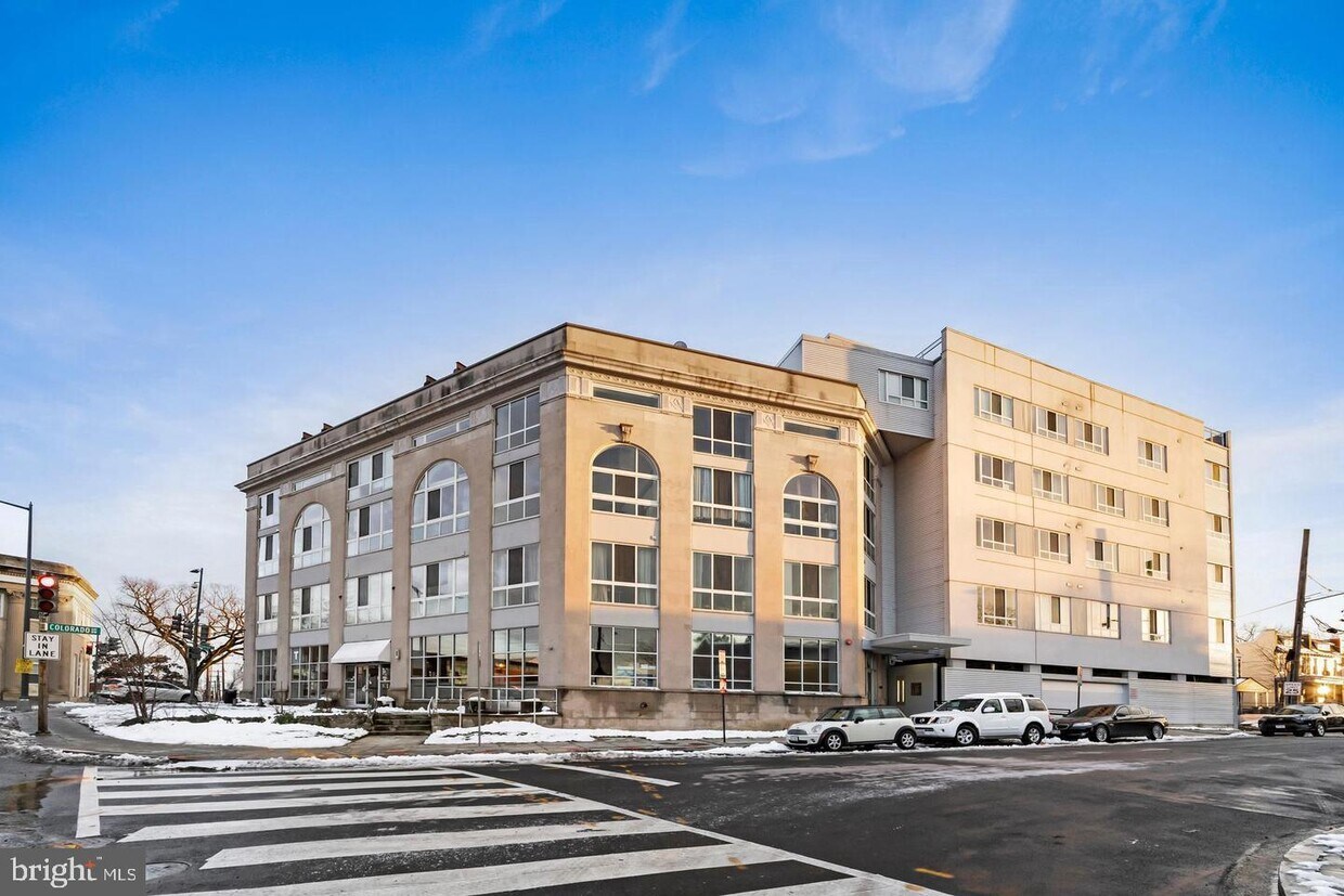 Foto principal - 5885 Colorado Ave NW