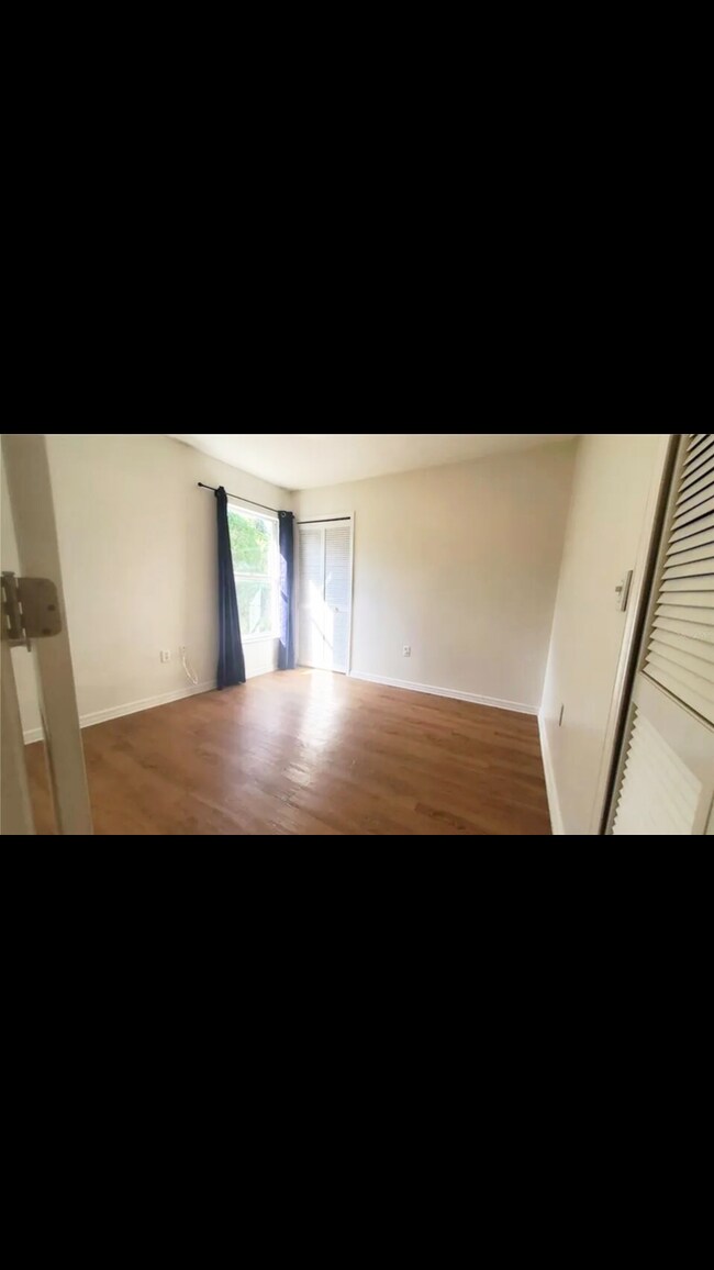 Foto del edificio - 7400 Riverbank Dr