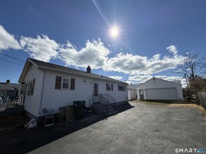 Building Photo - 35 Early Ave