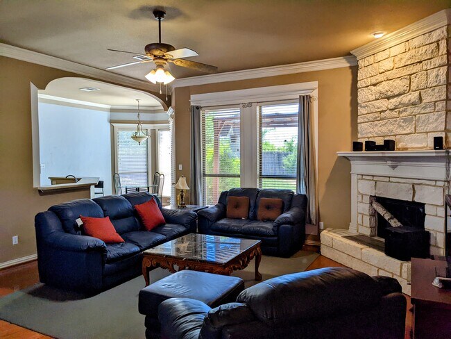 Foto del edificio - 3029 Coventry Ln