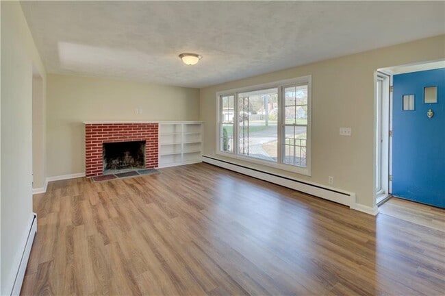 Foto del edificio - 140 Phillips Rd