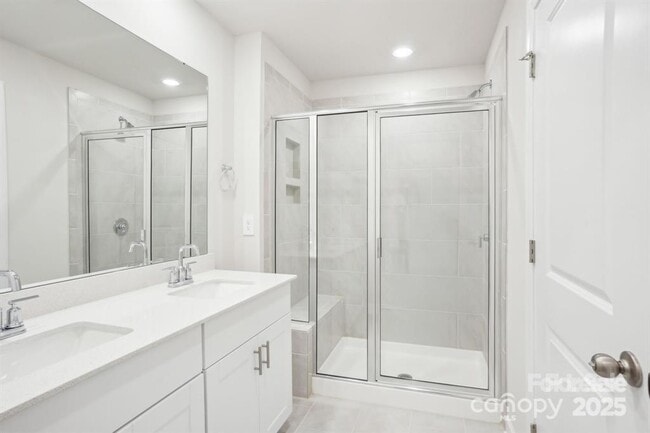 Building Photo - 1758 Braemar Vlg Dr