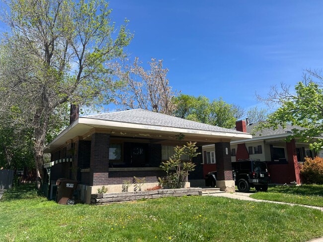 Building Photo - Beautiful apartment in Salt Lake City