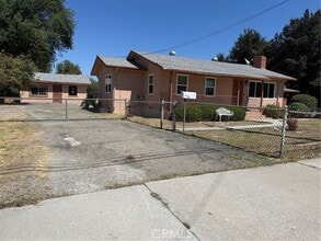 Building Photo - 541 E Merced Ave