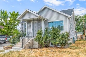 Building Photo - 792 500 N