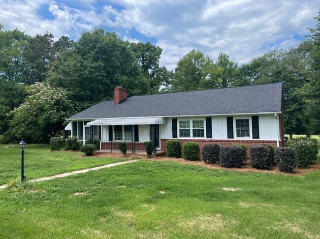 Foto del edificio - Adorable Apex Ranch on 2 Acres of Land!