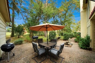 Building Photo - 17 Winged Foot Dr