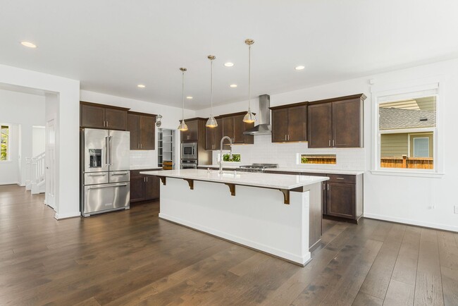 Building Photo - Carnation 5 Bedroom 3.5 Bath 3-Car Garage