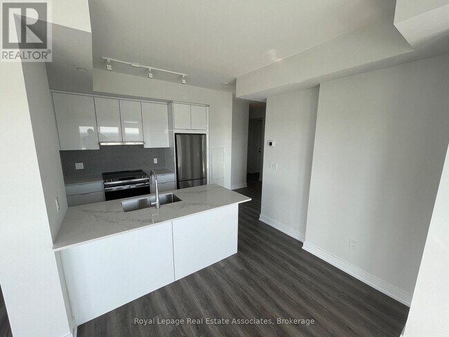 Building Photo - 430-1430 Square One Dr