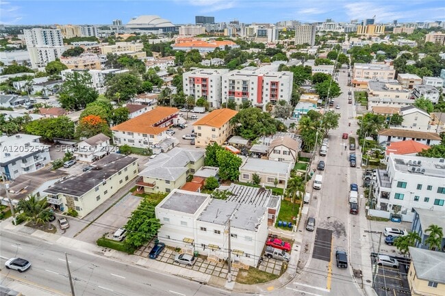 Foto del edificio - 2 SW 7th St