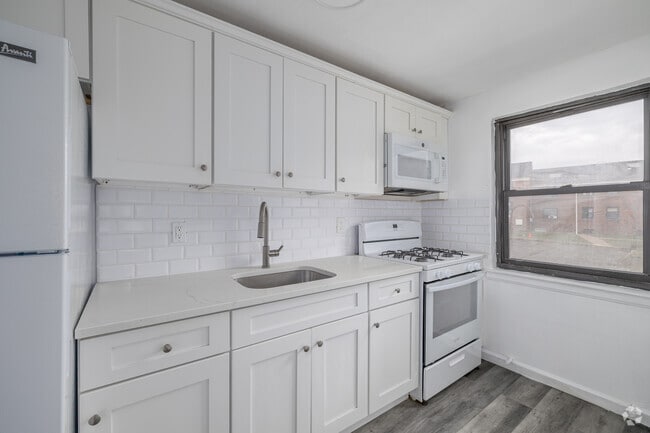 1BR, 1BA - Kitchen - Maybrook Garden Apartments