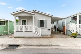 Building Photo - 2630 Portola Dr