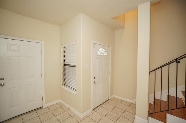 Building Photo - 4411 Koehler St
