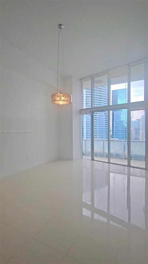Foto principal - 475 Brickell Ave