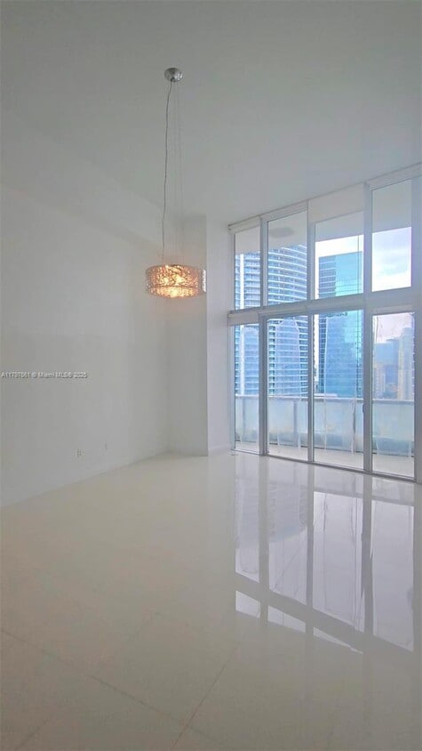 Primary Photo - 475 Brickell Ave