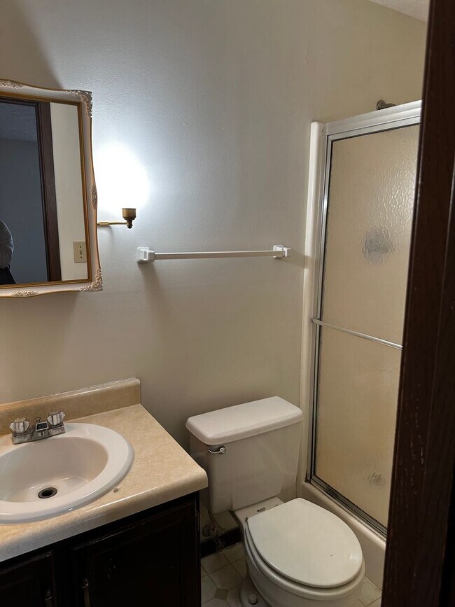 Foto del edificio - 631 E Waterloo Ct