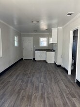 Building Photo - 1610 N Madison St