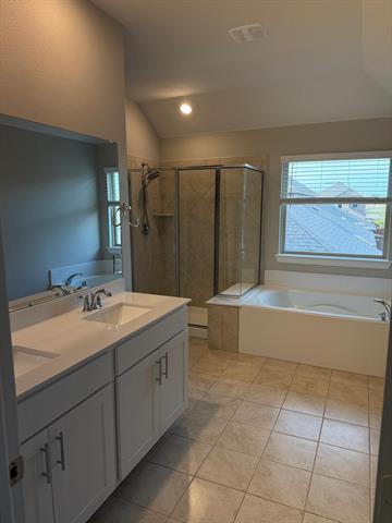 Building Photo - 2618 Franklin Dr