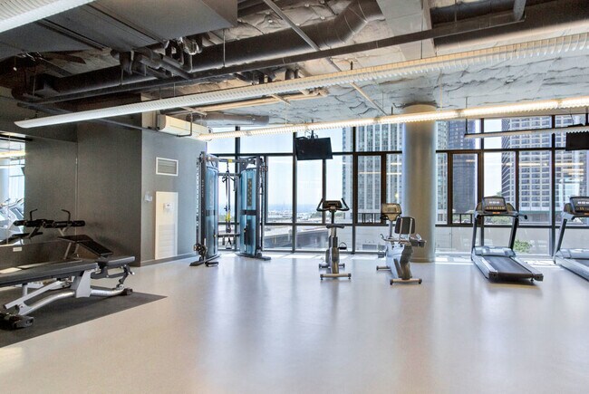 Foto del edificio - 450 E Waterside Dr