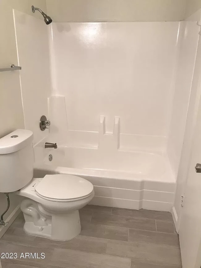 Foto del edificio - 3320 W Northern Ave