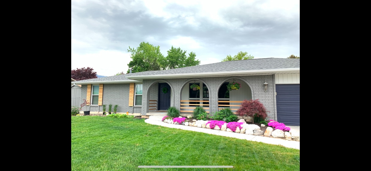 Foto principal - 676 E Howard Dr