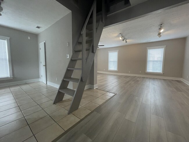 Building Photo - 486 Old Wheat St NE