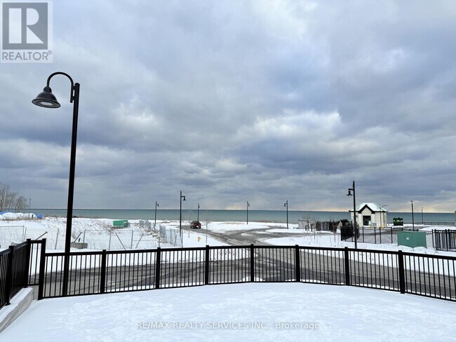 Photo du bâtiment - 50 Lakebreeze Dr