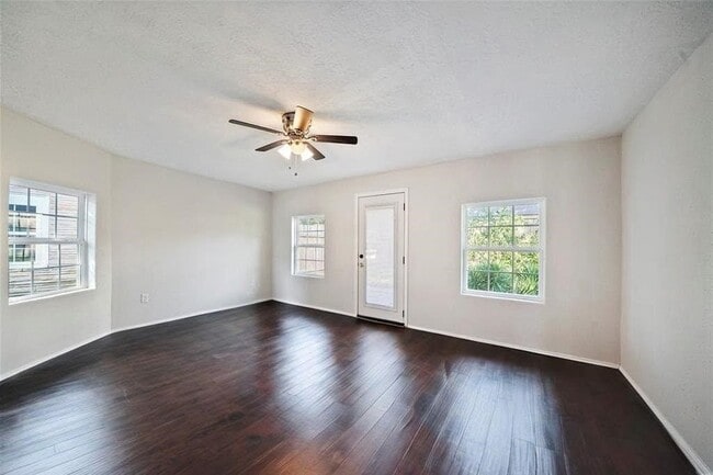 Building Photo - 6526 Westview Dr