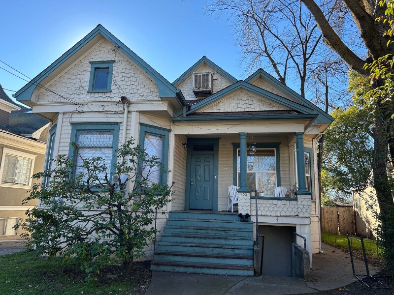 Foto principal - 732 Chestnut St