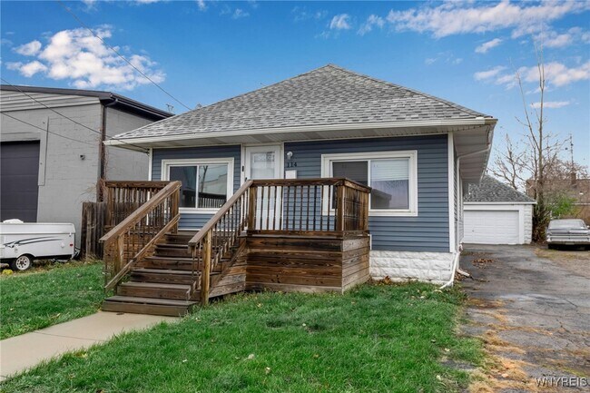 Foto del edificio - 114 Sawyer Ave