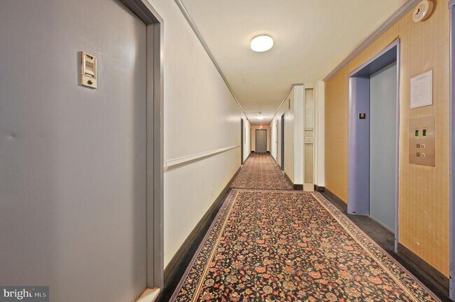 Foto del edificio - 2401 H St NW