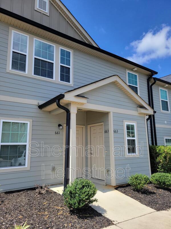 Building Photo - 663 Dobhill Ln
