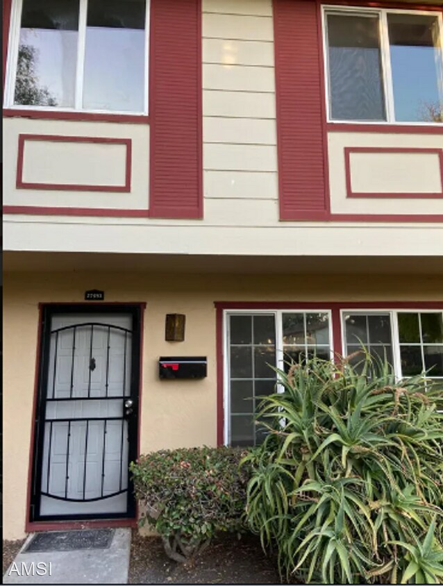 Foto principal - 4 br, 2.5 bath House - 27593 Stromberg Court