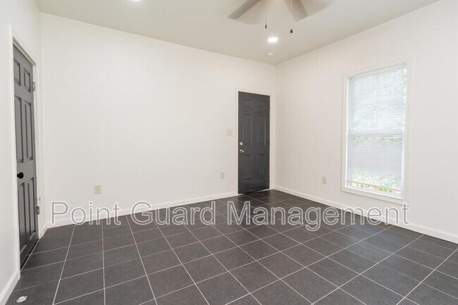 Foto del edificio - 169 S Belmont St