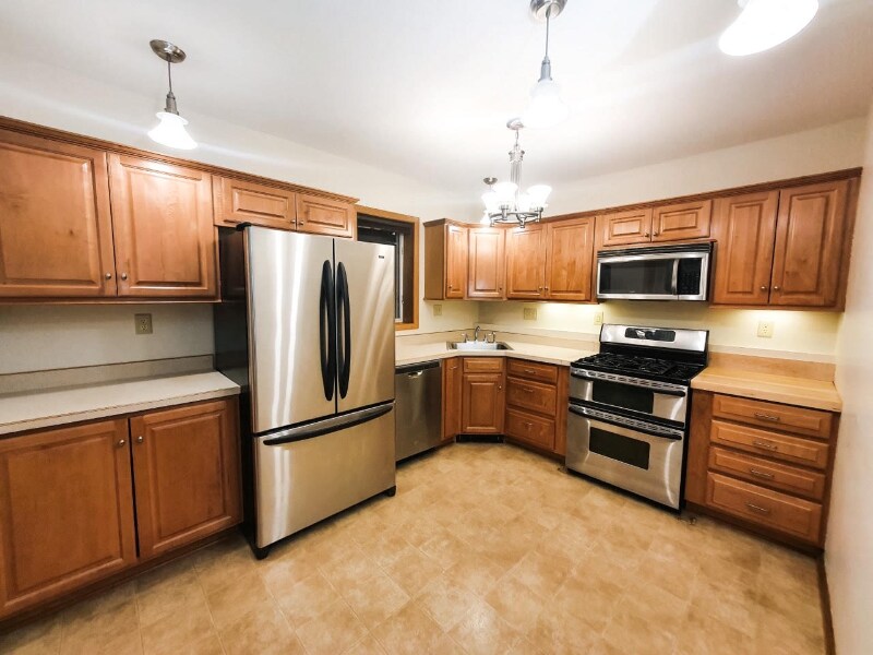 Foto principal - 703 Canton St