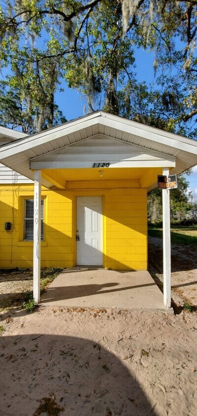 Foto principal - 1120-1122 W Austin St