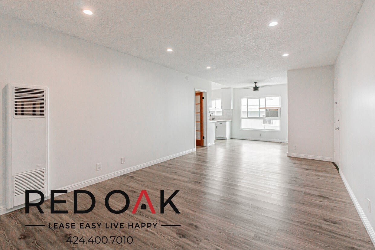 Primary Photo - 3401 Club Dr