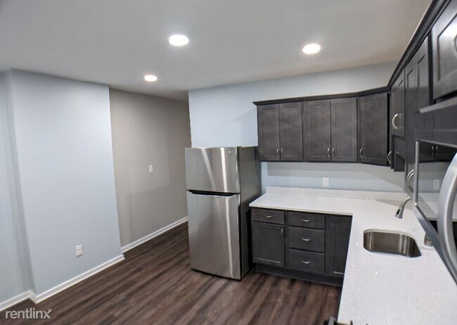Foto del edificio - 2 br, 1 bath Townhome - 5329 Brown Way