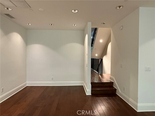 Foto del edificio - 2323 S Beverly Glen Blvd